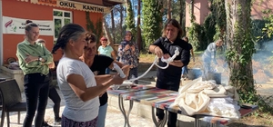 Isparta'da Gülgönen Kadın Kooperatifi üyeleri, indigo boyama yaptı