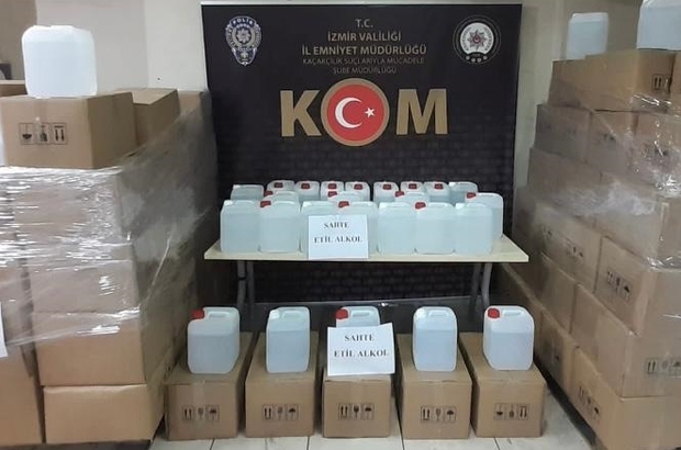 İzmir'de 8 ton etil alkol ele geçirildi