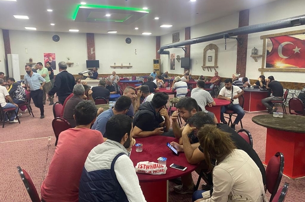 İzmir'de kumar oynarken yakalanan 123 kişiye para cezası kesildi