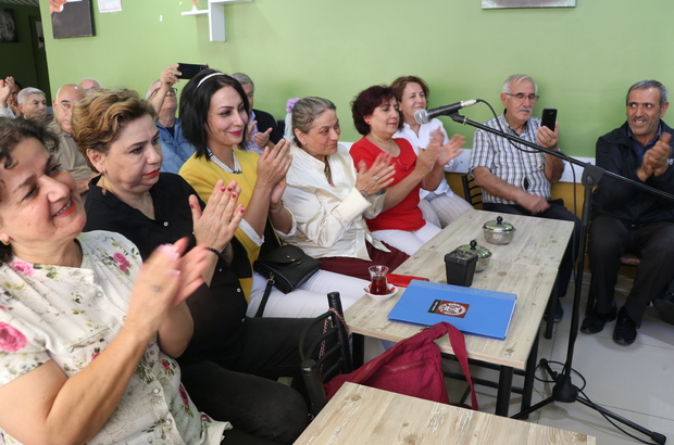 Elazığ'da Türk Sanat Müziği korosu çay ocağında konser verdi