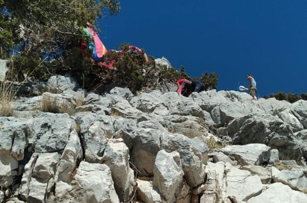 Fethiye'de kayalıklara düşen İngiliz yamaç paraşütçüsü öldü