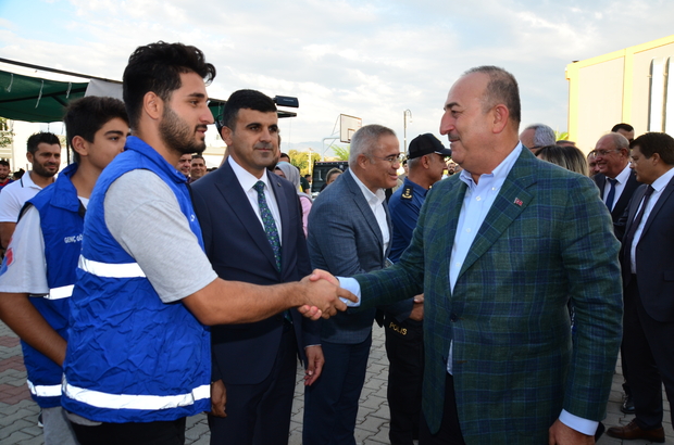 Dışişleri Bakanı Mevlüt Çavuşoğlu, Manavgat'ta ziyaretlerde bulundu