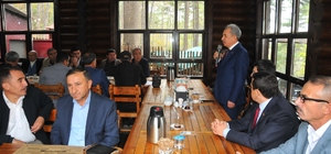 Belediye Başkanı Salih Akkaya muhtarlarla bir araya geldi