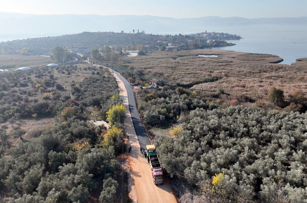  Bursa'nın turistik bölgelerinden Gölyazı Mahallesi'nin yolu yenileniyor