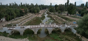 Aizanoi halkının 1700 yıllık pagan heykelleri Koca Çay'da bulundu