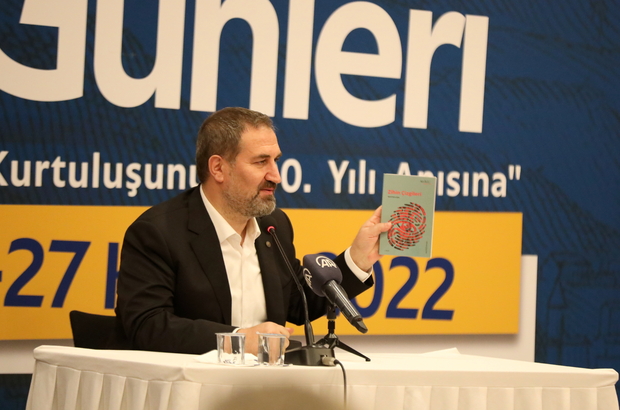AK Parti'li Şen, "Bursa Kitap Günleri"nde söyleşiye katıldı