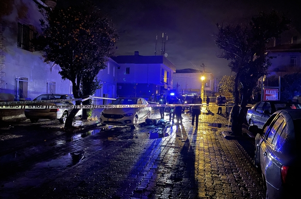 İzmir'de akrabalar arasındaki silahlı kavgada 2 kişi öldü