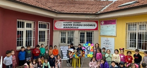 Gaziantep'te öğrenciler, YPG/PKK'lı teröristlerin katlettiği Ayşenur öğretm...