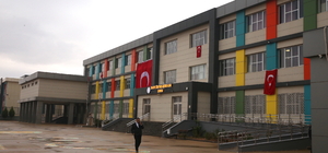 Ayşenur öğretmenin son derste yazdığı notlar sınıfındaki tahtada