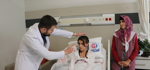 Hastalığı nedeniyle 4 yıldır okulundan ayrı kalan Erzincanlı Gonca sağlığın...