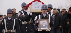 Aksaray'da trafik kazasında yaşamını yitiren uzman çavuş toprağa verildi