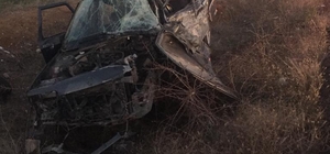 Afyonkarahisar'da kamyonetle otomobilin çarpışması sonucu 2 kişi öldü, 5 ki...