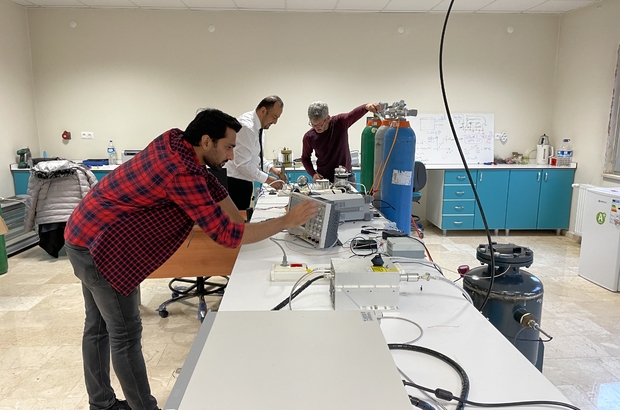 Yangını erken tespit eden "gazlı alev dedektörü"nün ilk yerli prototipi üretildi