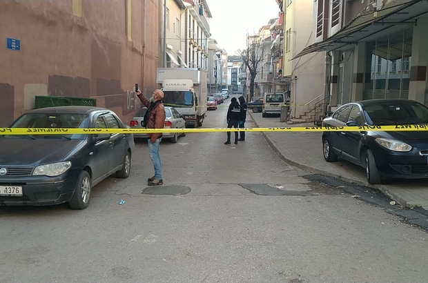 Kocaeli'de sokakta silahlı saldırıya uğrayan icra memuru yaralandı