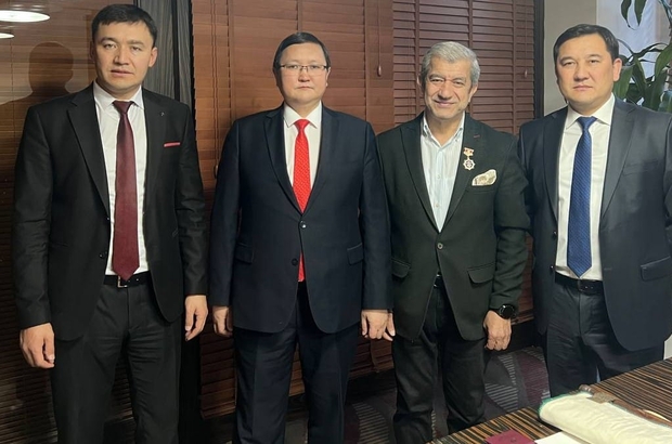 Kırgızistan'dan Mevlüt Yeni'ye onur ödülü