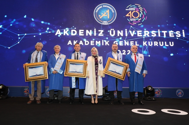 Akdeniz Üniversitesinin 40. yılı törenle kutlandı