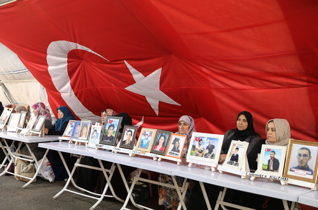 Diyarbakır anneleri evlatları için nöbette 