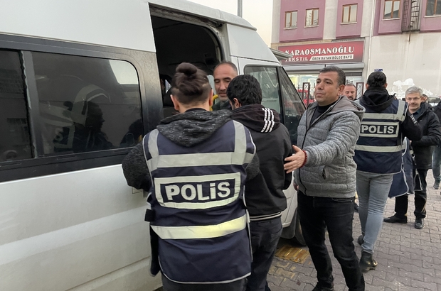 Kayseri'de aranan 13'ü firari hükümlü 23 kişi yakalandı