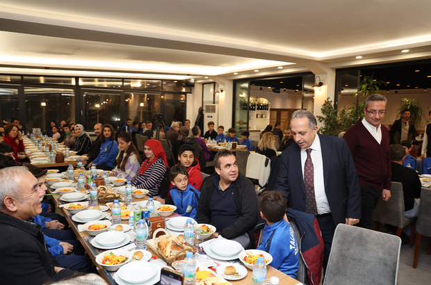 Başkan Yalçın genç futbolcular ve aileleriyle buluştu