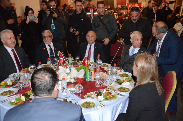 Sarıkamış'ta şehit ve gazi aileleri onuruna yemek verildi 