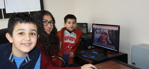 Akyaka'da öğretmenler AA'nın "Yılın Fotoğrafları" oylamasına katıldı