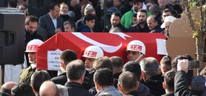 Teskeresine 3 gün kala trafik kazasında hayatını kaybeden askerin cenazesi...