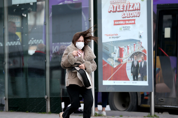 Bursa'da kuvvetli lodos etkili oluyor