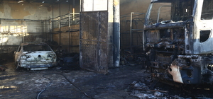 Garajda çıkan yangında belediye başkanının makam aracı kullanılamaz hale ge...