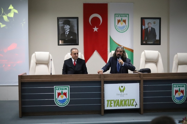 İznik'te "Okumak, Olmak, Oluş(tur)mak" konferansı düzenlendi 