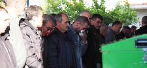 Aydın'da soba gazından zehirlenen kadın ile 2 çocuğu toprağa verildi