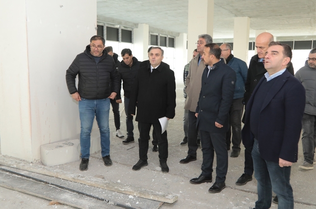 ERÜ Rektör Altun, ERAGEM inşaatında incelemelerde bulundu