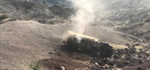 Adıyaman'da devrilen kamyondaki 2 kişi yaralandı