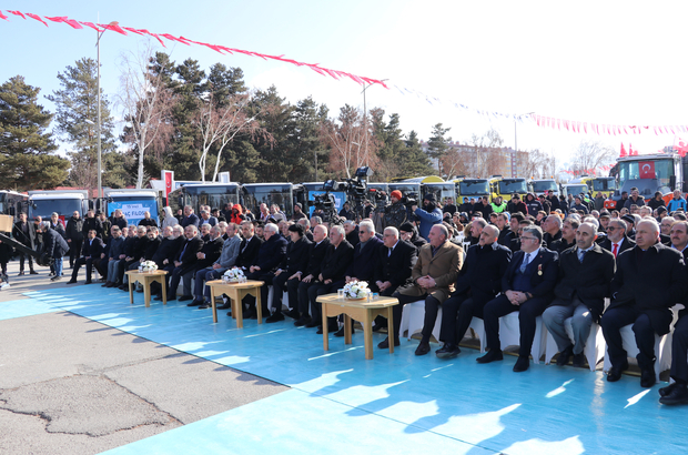 Erzurum Büyükşehir Belediyesi filosuna kattığı 233 milyon liralık 87 aracı tanıttı