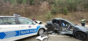 Burdur'da polis aracıyla çarpışan otomobildeki 1 kişi öldü, 2 kişi yaraland...