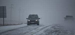Ardahan, Tunceli ve Kars'ta kar ulaşımı aksattı