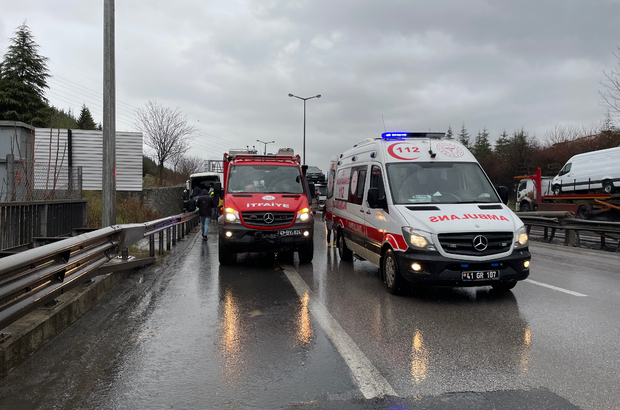 Anadolu Otoyolu'nun Kocaeli kesiminde zincirleme trafik kazasında 4 kişi yaralandı