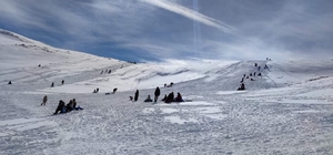 Derbent ilçesinde kar yağışı etkili oldu