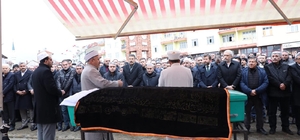 Kütahya Belediye Başkanı Alim Işık'ın annesi defnedildi