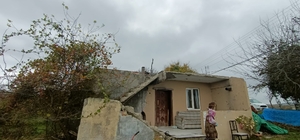 Kocaeli'de yalnız yaşayan kadının evi belediye ve hayırseverlerin yardımıyla onarıldı