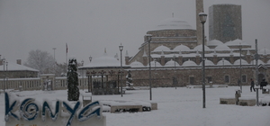 Konya'da kar yağışı etkili oluyor