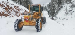 Kahramanmaraş'ta kar nedeniyle kapanan 130 mahalle yolu ulaşıma açıldı