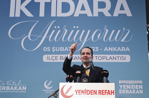 Yeniden Refah Partisi Genel Başkanı Erbakan, İlçe Başkanları Toplantısı'nda konuştu: