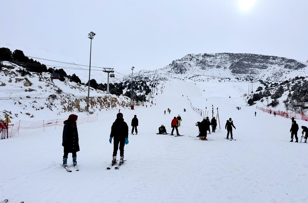 Ergan Dağı'nda kayak heyecanı başladı