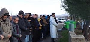 Ticaret Bakanı Muş, Kilis'te depremde hayatını kaybedenlerin cenaze törenin...