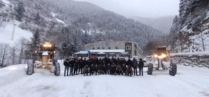 Karadeniz illerinden ekiplerin deprem bölgesine sevki sürüyor