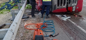 Burdur'da sebze yüklü tırın devrilmesi sonucu 1 kişi öldü