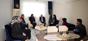 Ardahan Valisi Öner, kentte konaklayan depremzedeleri ziyaret etti