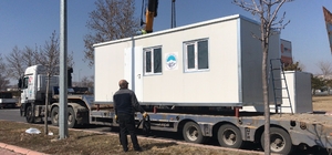 Büyükşehir Belediyesi depremden etkilenen Sarız ilçesine konteyner gönderdi