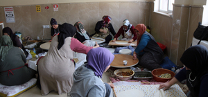 Şarkışla’da öğrenci ve veliler depremzedeler için kermes düzenledi