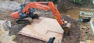 Rize'de inşaatı durdurulan ruhsatsız restoran ile 11 bungalov yıkıldı